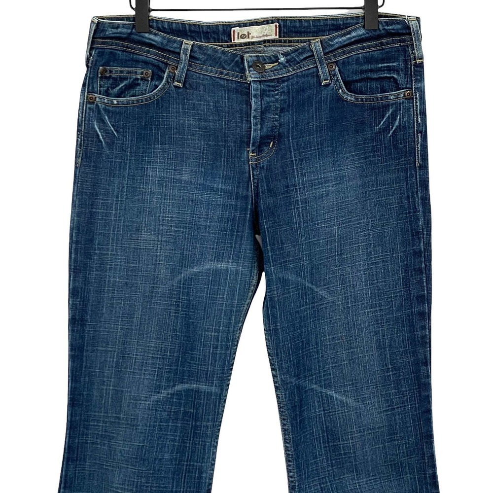Vintage Y2K l.e.i. Low Rise Flare Leg Stretch Jeans Medium Wash Distressed | 9 - Picture 5 of 11